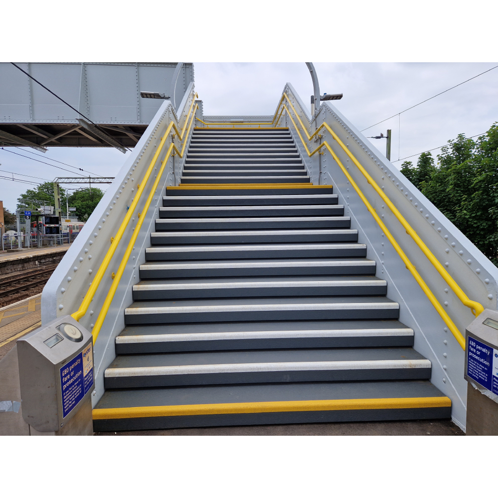 Upminster-Station_F48-Double-LED-Handrails_Footfall-Lighitng-Ltd (1)