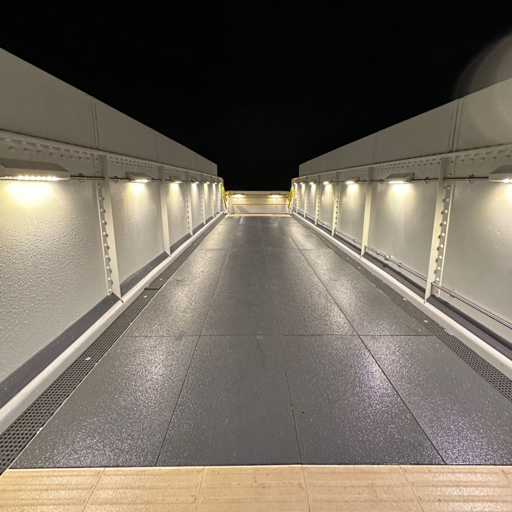 Upminster-Station_F48-Double-LED-Handrails_Footfall-Lighitng-Ltd (4)