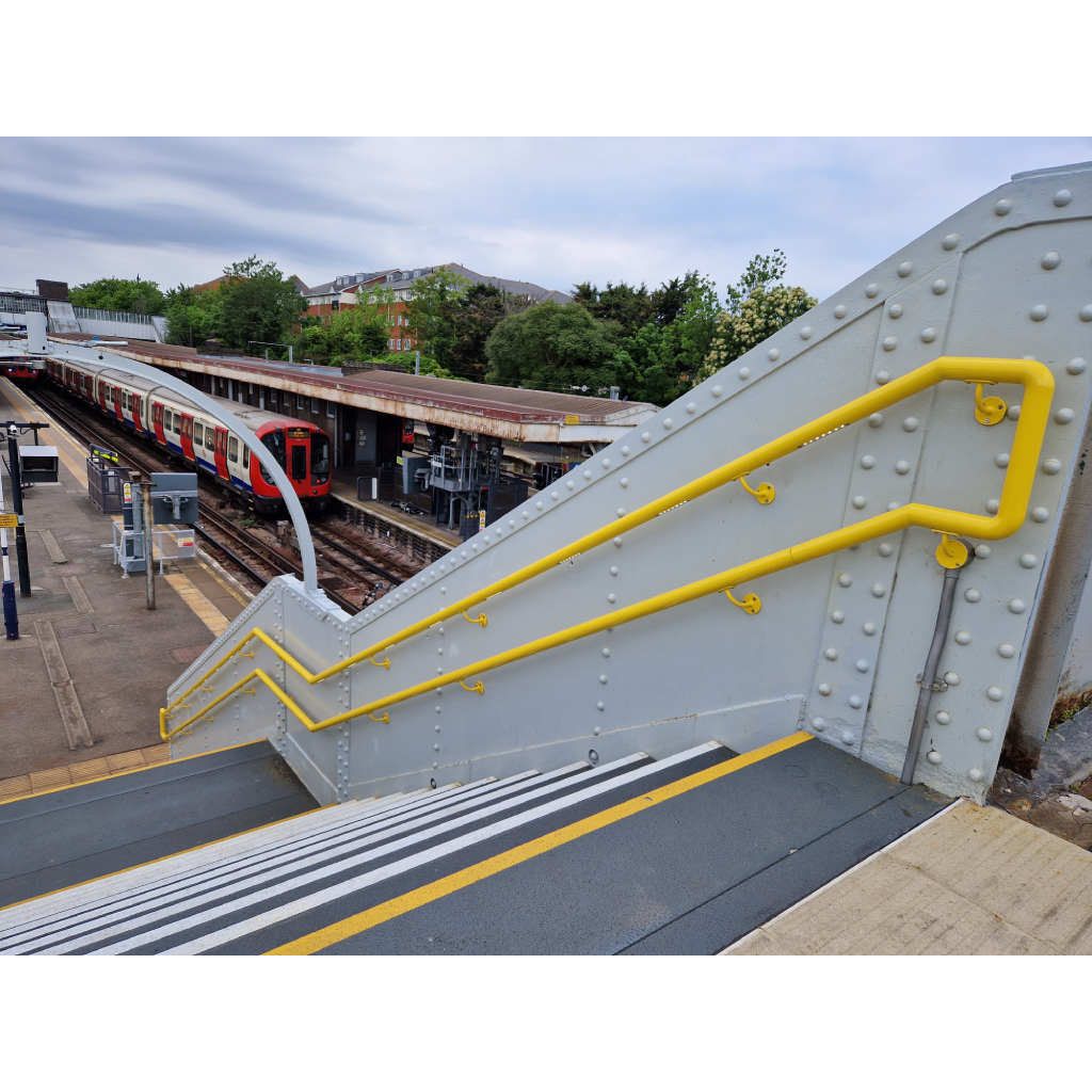 Upminster-Station_F48-Double-LED-Handrails_Footfall-Lighitng-Ltd (5)